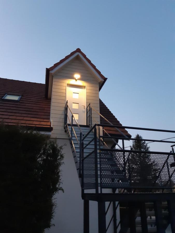 Studio Cosy Spacieux Lumineux Avec Terrasse Vezelois Exterior photo