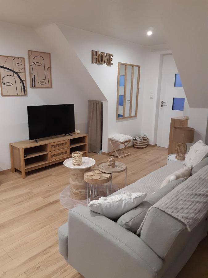 Studio Cosy Spacieux Lumineux Avec Terrasse Vezelois Exterior photo