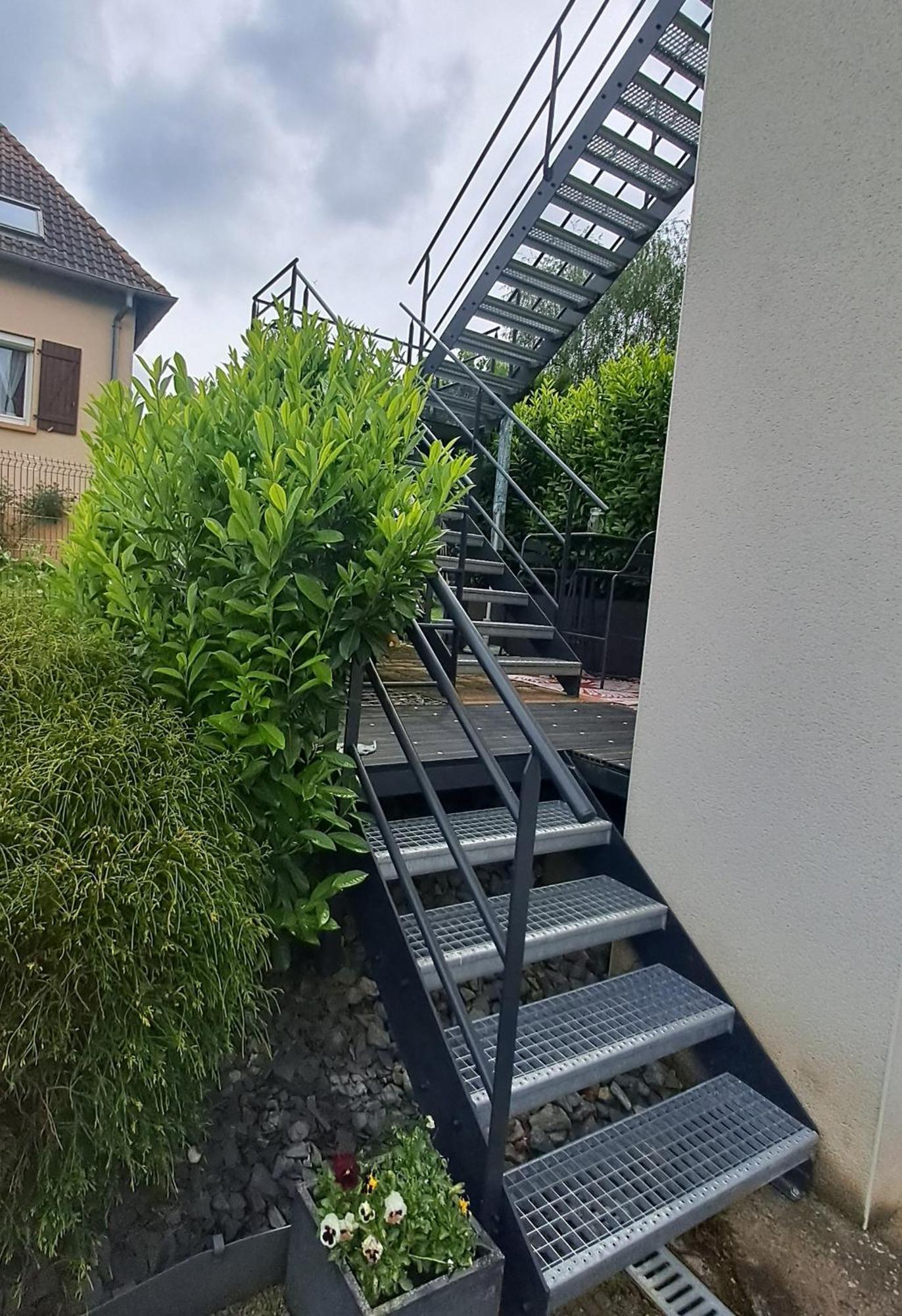 Studio Cosy Spacieux Lumineux Avec Terrasse Vezelois Exterior photo